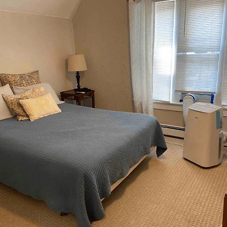 Cozy 3 & 4 Bed Home 2 Blocks To Hospitals & Lambeau Green Bay Esterno foto