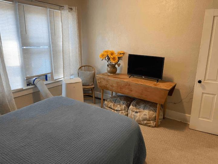 Cozy 3 & 4 Bed Home 2 Blocks To Hospitals & Lambeau Green Bay Esterno foto