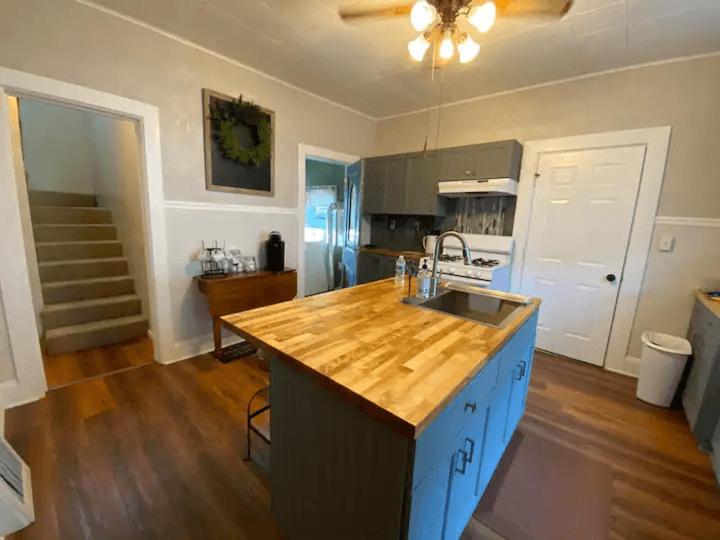 Cozy 3 & 4 Bed Home 2 Blocks To Hospitals & Lambeau Green Bay Esterno foto