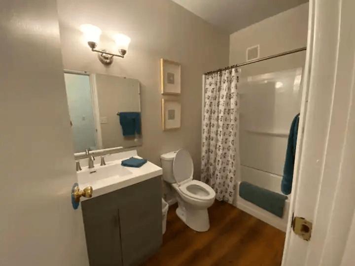 Cozy 3 & 4 Bed Home 2 Blocks To Hospitals & Lambeau Green Bay Esterno foto
