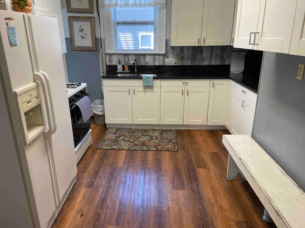 Cozy 3 & 4 Bed Home 2 Blocks To Hospitals & Lambeau Green Bay Esterno foto