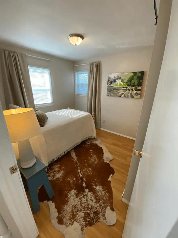 Cozy 3 & 4 Bed Home 2 Blocks To Hospitals & Lambeau Green Bay Esterno foto