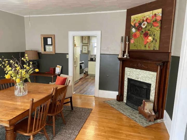 Cozy 3 & 4 Bed Home 2 Blocks To Hospitals & Lambeau Green Bay Esterno foto